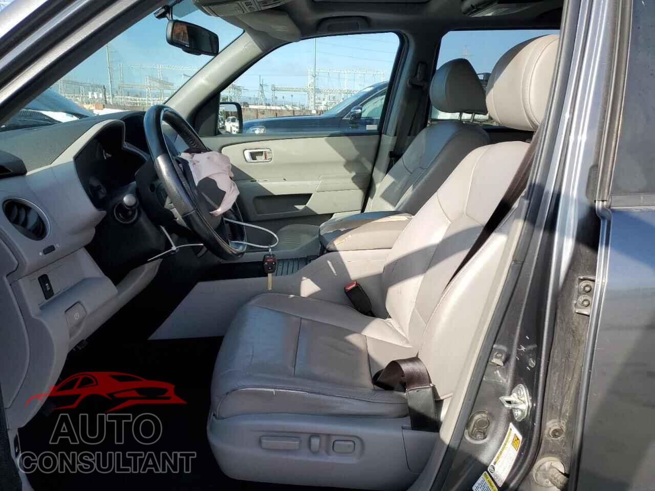 HONDA PILOT 2013 - 5FNYF3H52DB038968