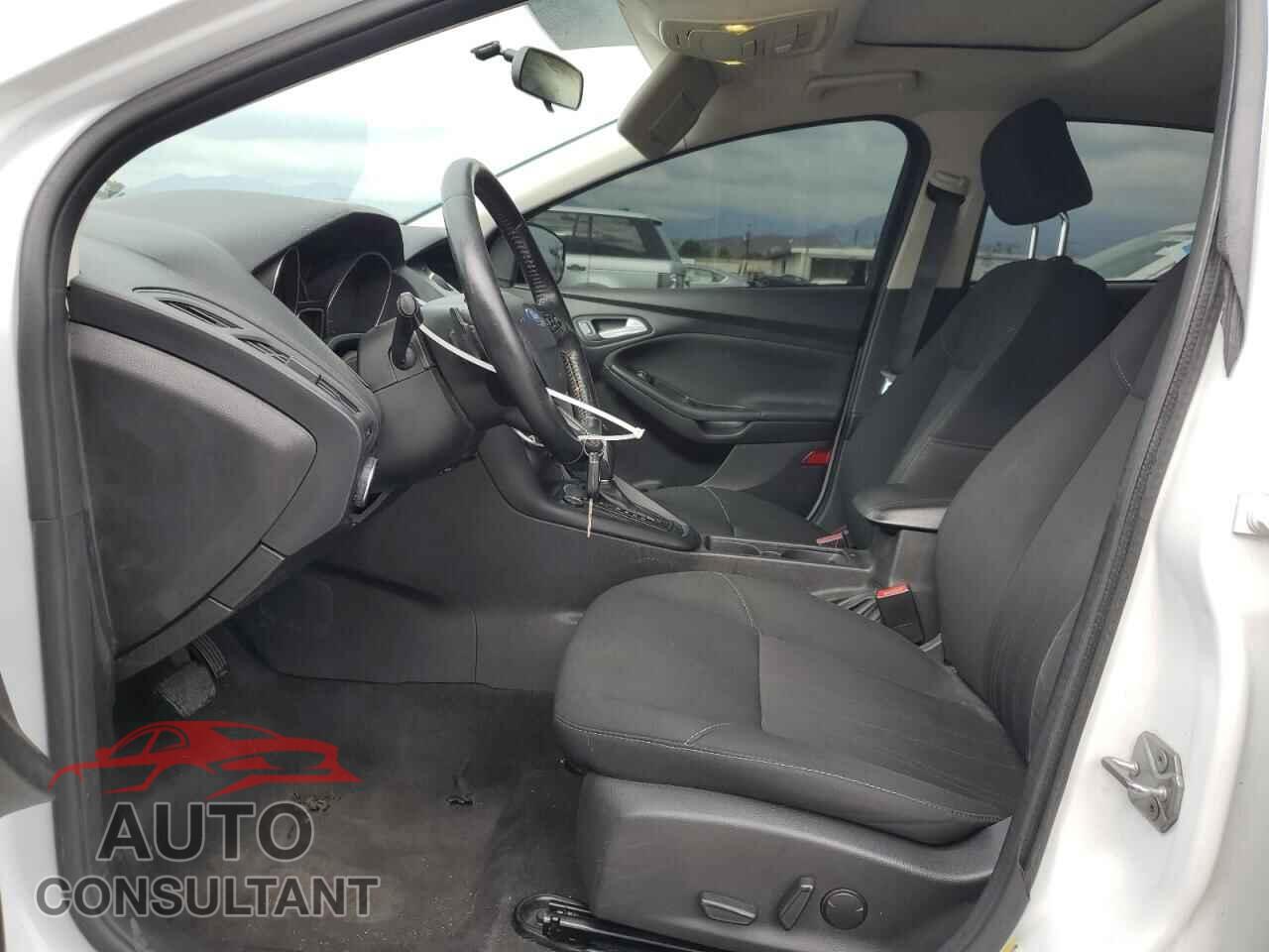 FORD FOCUS 2016 - 1FADP3F27GL372618