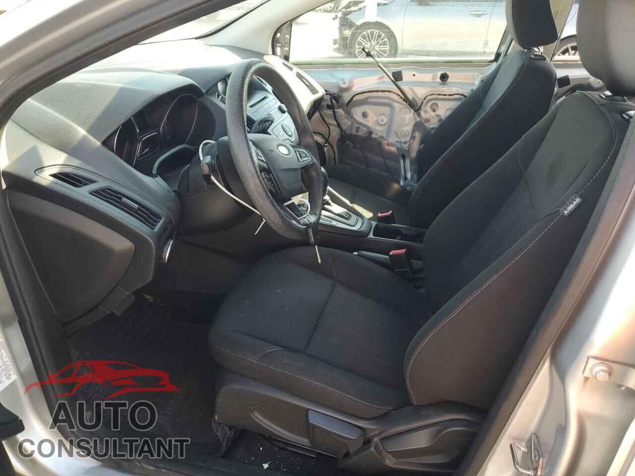 FORD FOCUS 2017 - 1FADP3F20HL285693