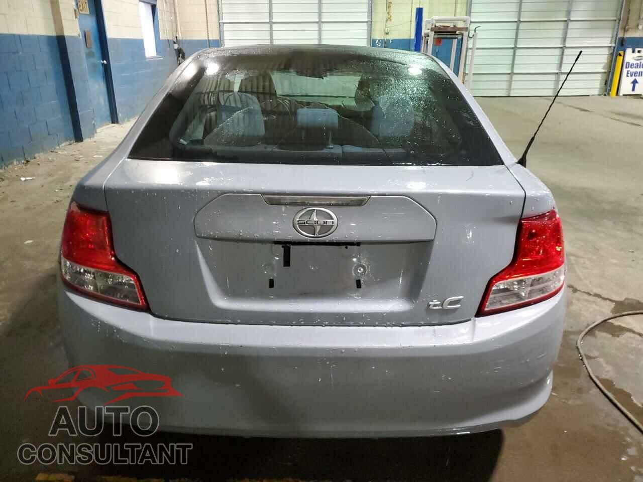 TOYOTA SCION 2012 - JTKJF5C75C3040112