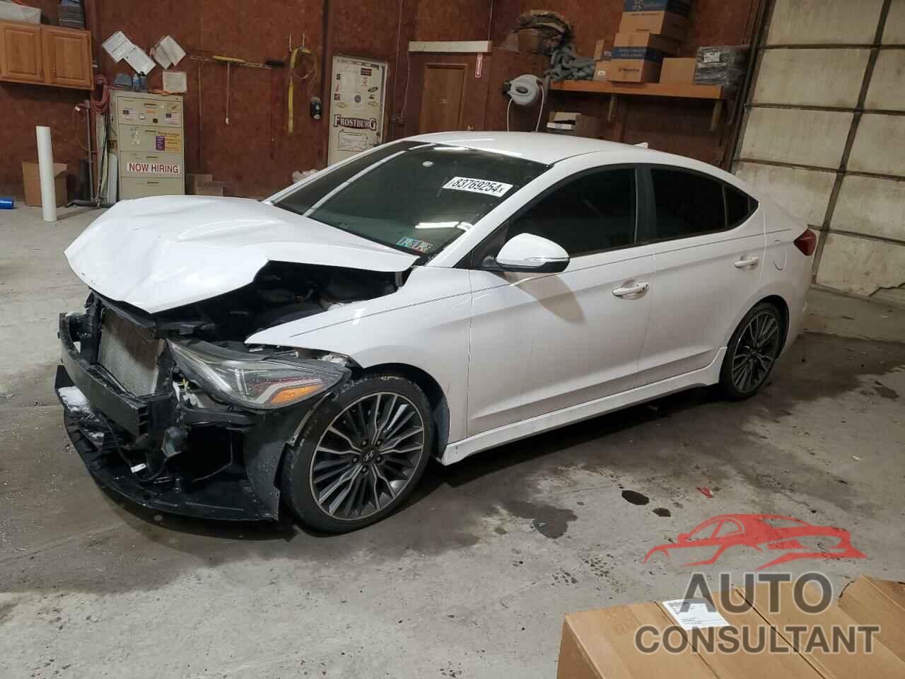 HYUNDAI ELANTRA 2017 - KMHD04LB8HU345587