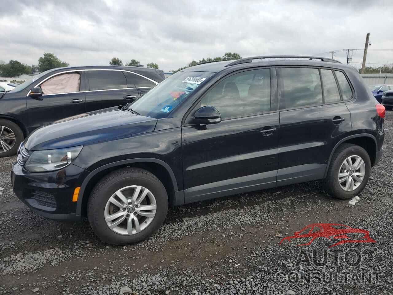VOLKSWAGEN TIGUAN 2017 - WVGBV7AX0HK039343