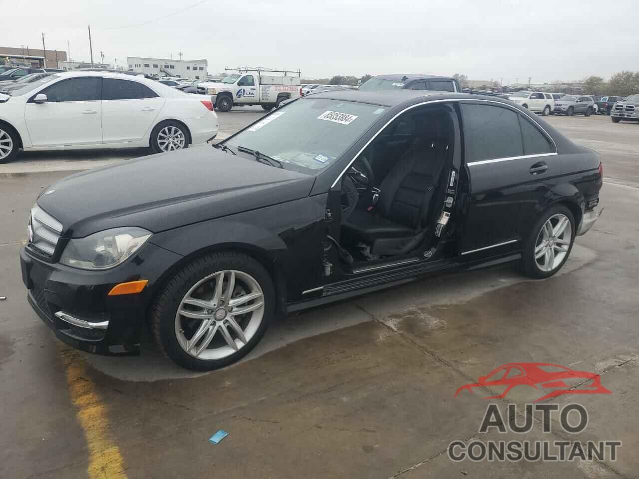 MERCEDES-BENZ C-CLASS 2013 - WDDGF4HB7DA772253