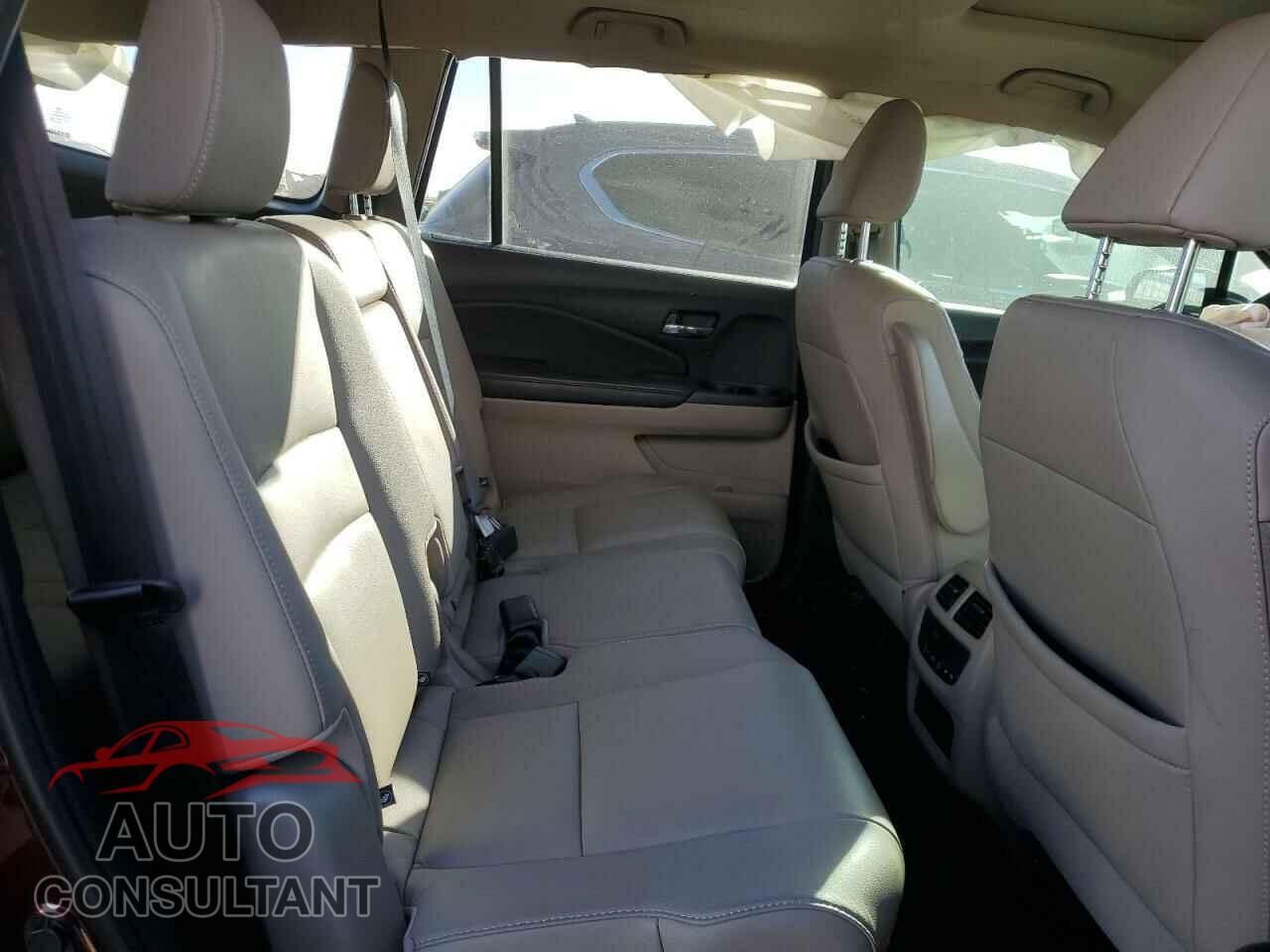 HONDA PILOT 2017 - 5FNYF6H51HB057258