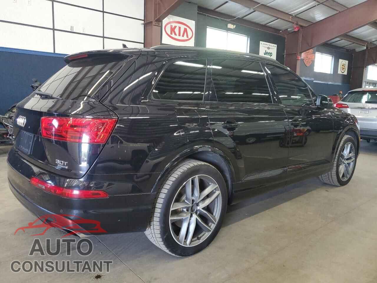 AUDI Q7 2017 - WA1VAAF70HD052868