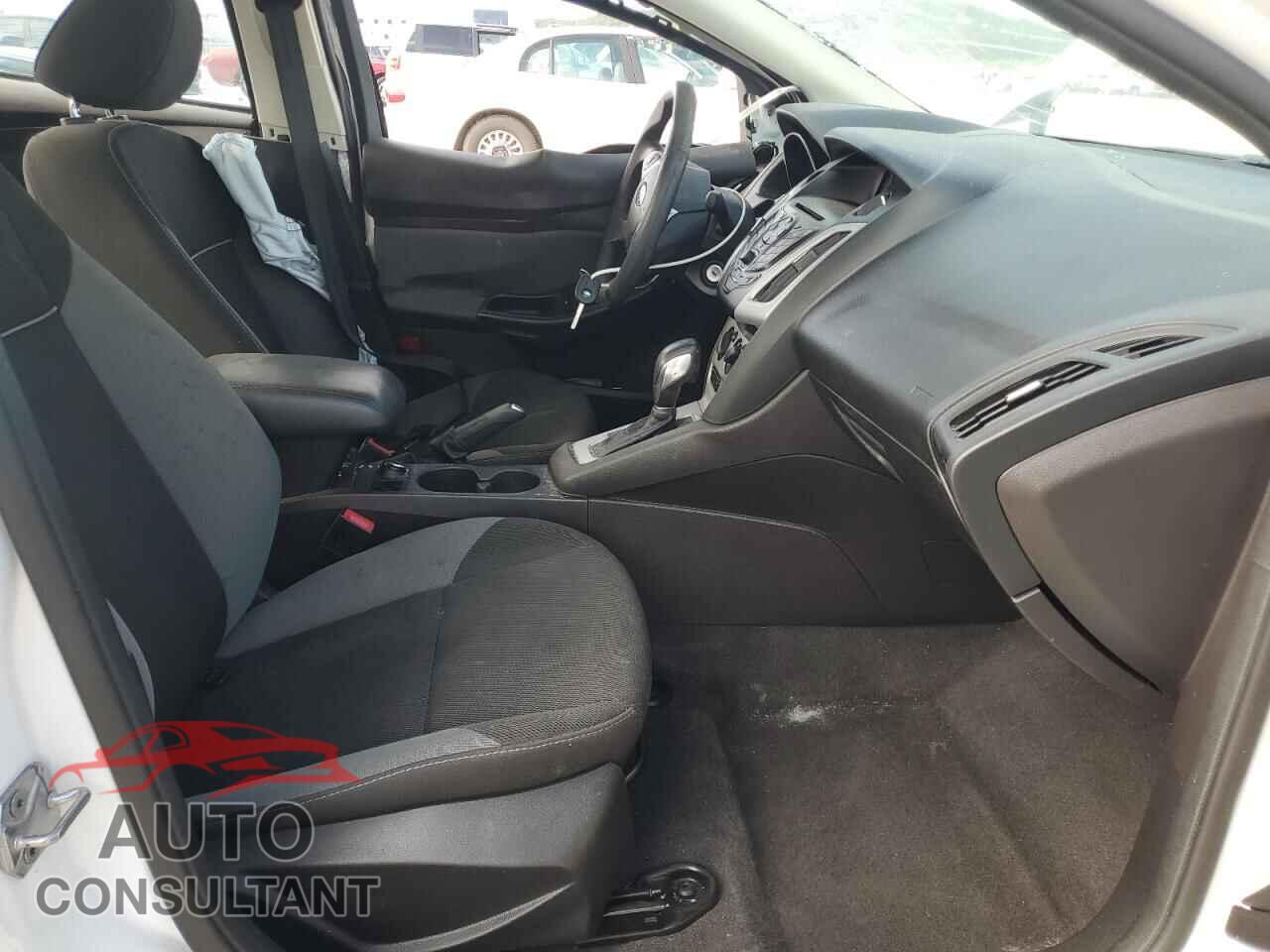 FORD FOCUS 2014 - 1FADP3F26EL278453