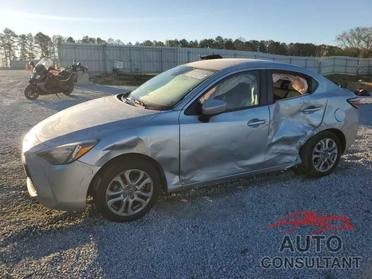 TOYOTA YARIS 2017 - 3MYDLBYV7HY167818