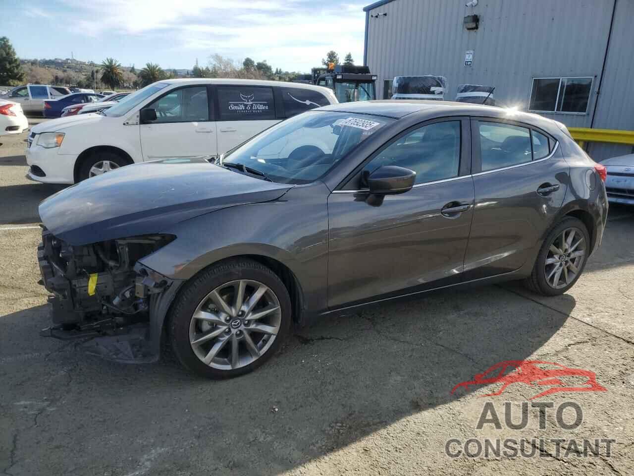 MAZDA 3 2018 - 3MZBN1L37JM171684