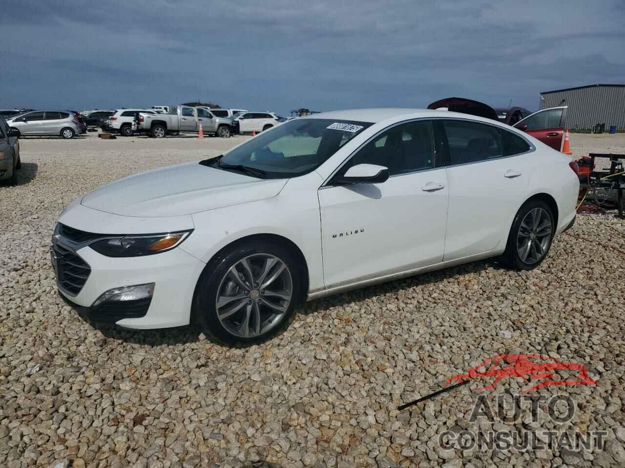 CHEVROLET MALIBU 2022 - 1G1ZD5ST0NF113878