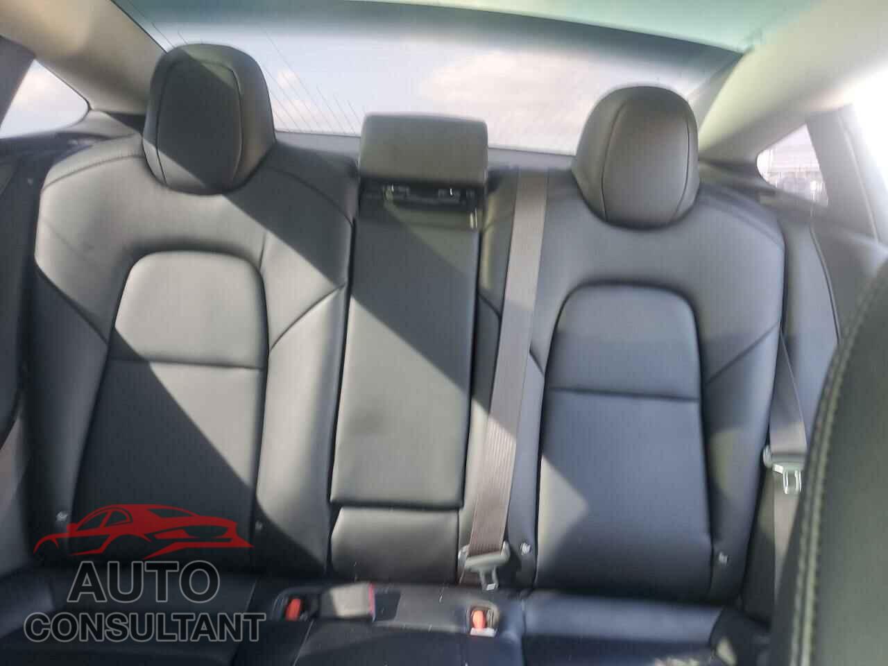 TESLA MODEL 3 2018 - 5YJ3E1EA2JF043070