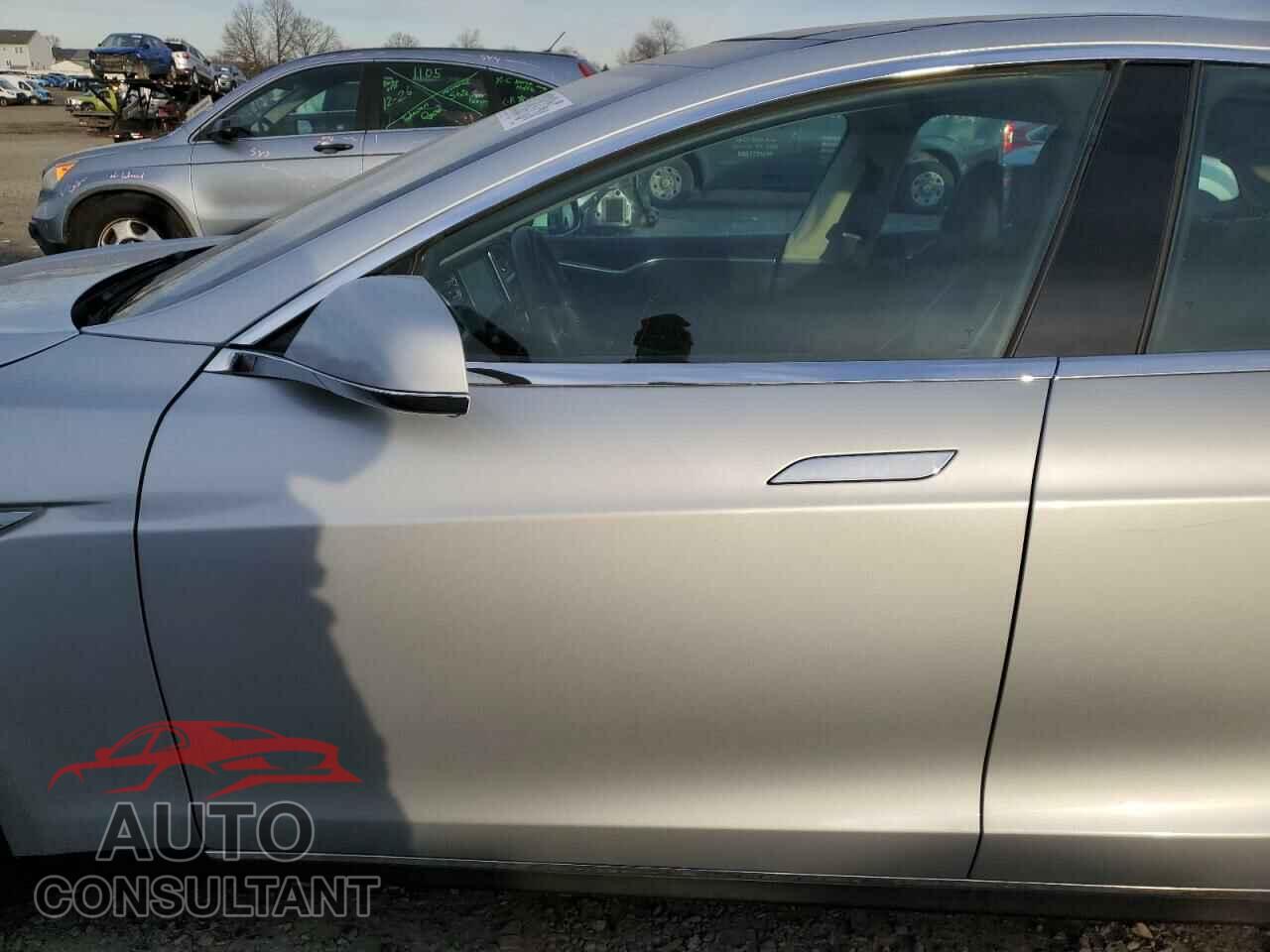 TESLA MODEL S 2013 - 5YJSA1AG4DFP08282