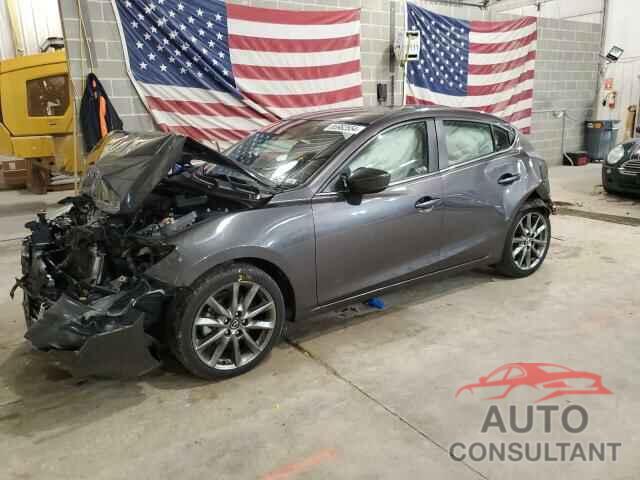 MAZDA 3 2018 - 3MZBN1V33JM245406