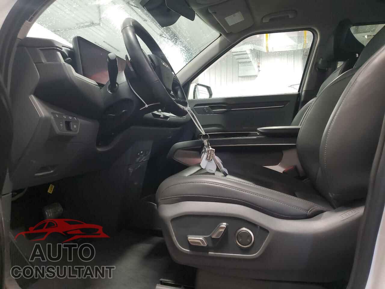 KIA EV9 LIGHT 2024 - KNDAB5S19R6020016
