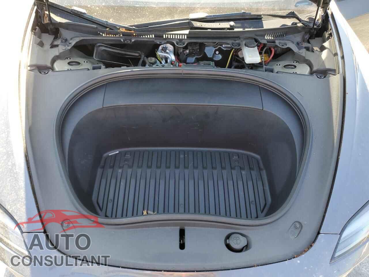 TESLA MODEL 3 2024 - 5YJ3E1EB3RF735438