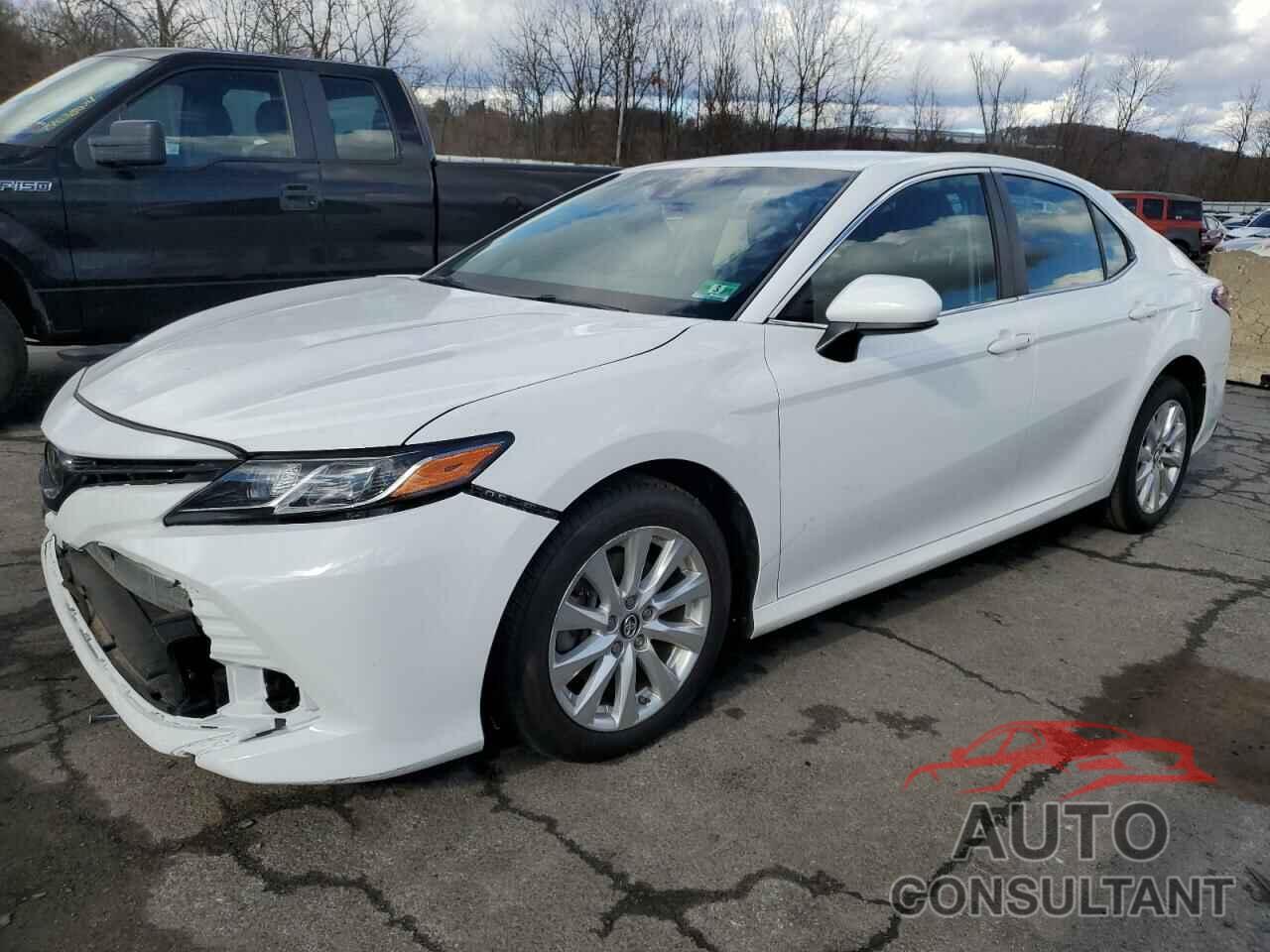TOYOTA CAMRY 2018 - 4T1B11HK3JU043335