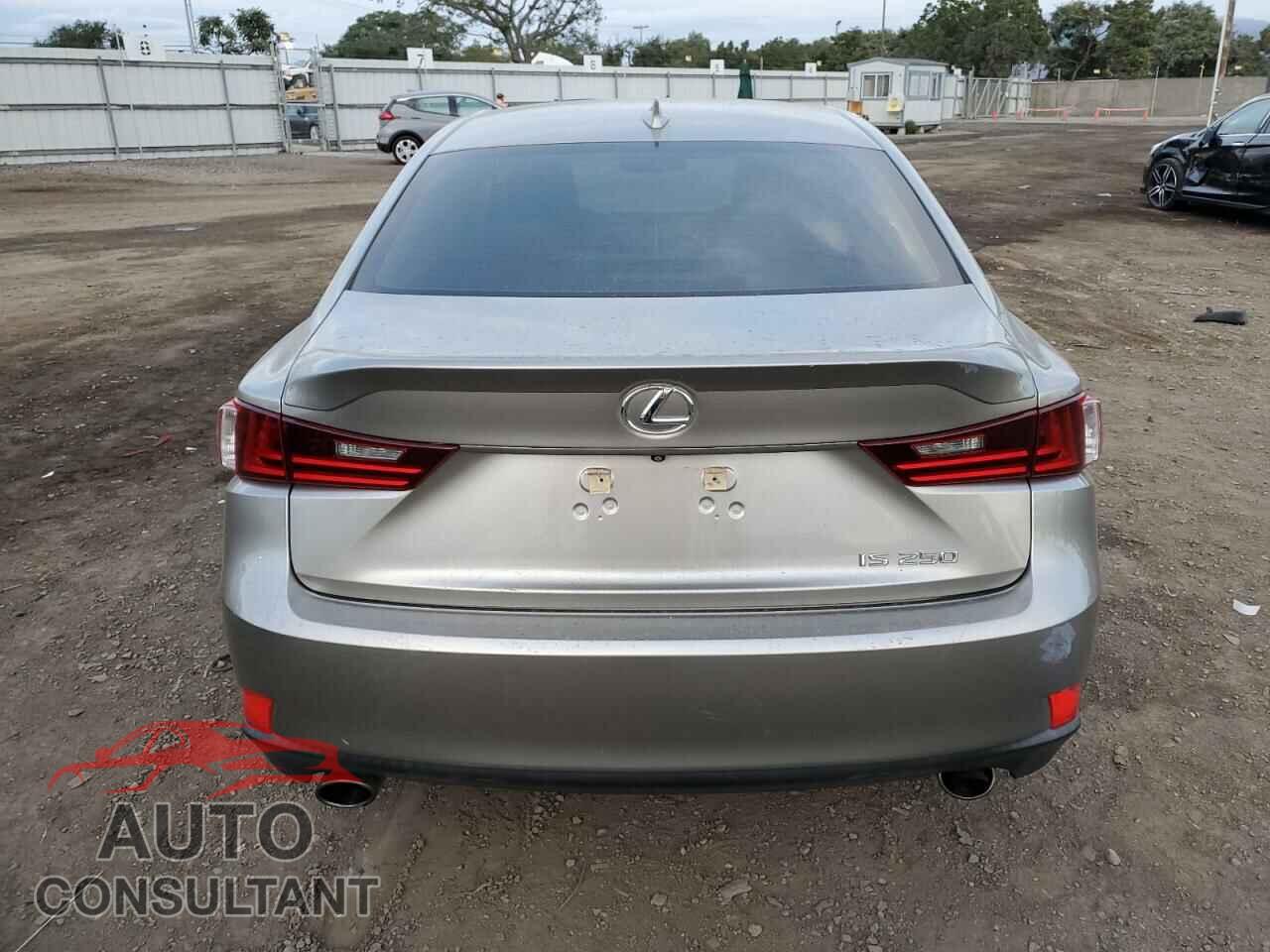 LEXUS IS 2015 - JTHBF1D29F5043724