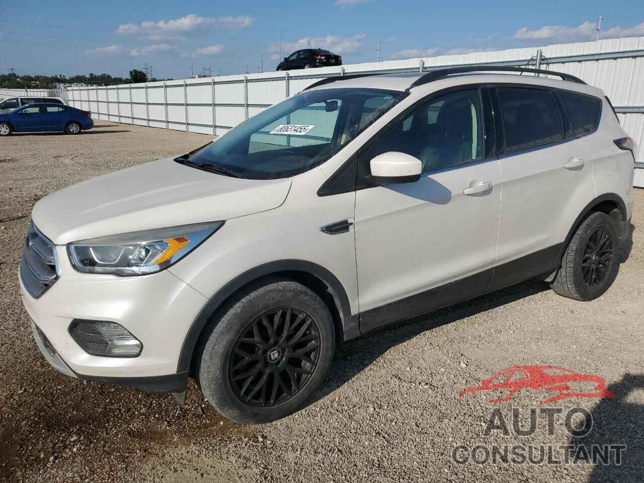 FORD ESCAPE 2017 - 1FMCU9G9XHUB24237