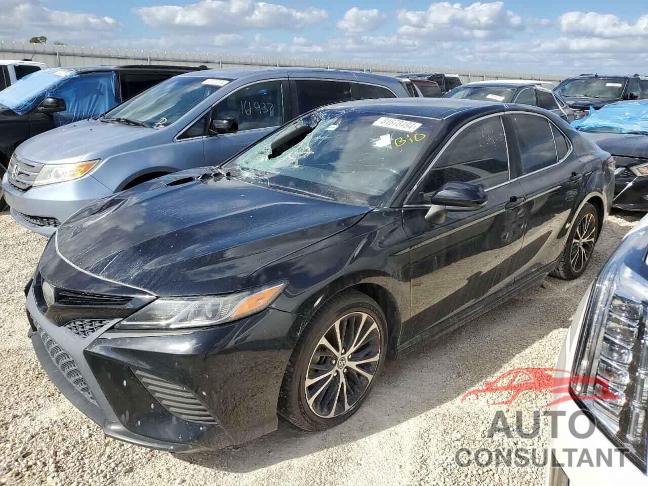 TOYOTA CAMRY 2018 - 4T1B11HK9JU678690