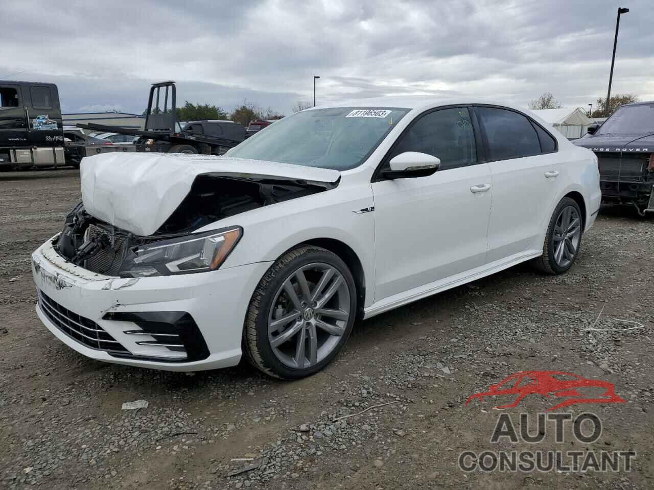 VOLKSWAGEN PASSAT 2018 - 1VWAA7A34JC014483