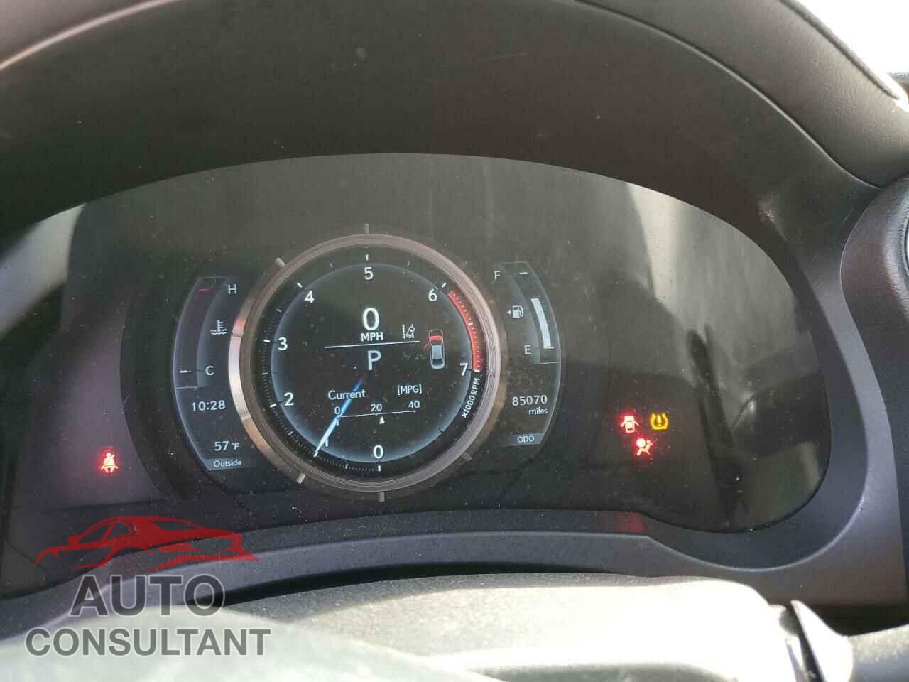 LEXUS IS 2017 - JTHBA1D27H5055372
