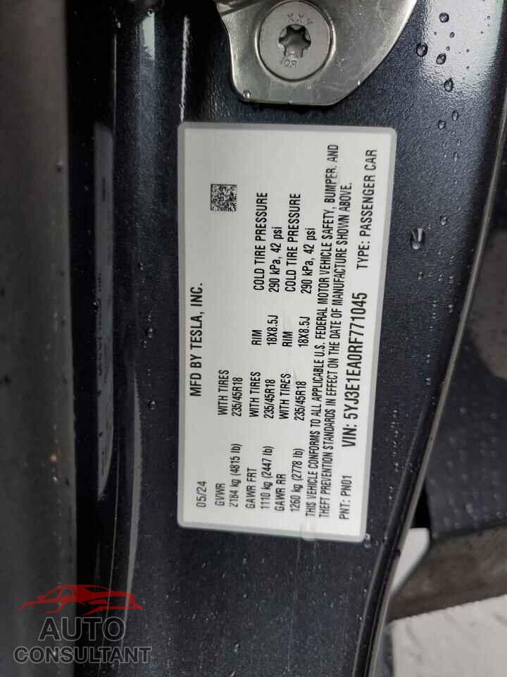 TESLA MODEL 3 2024 - 5YJ3E1EA0RF771045