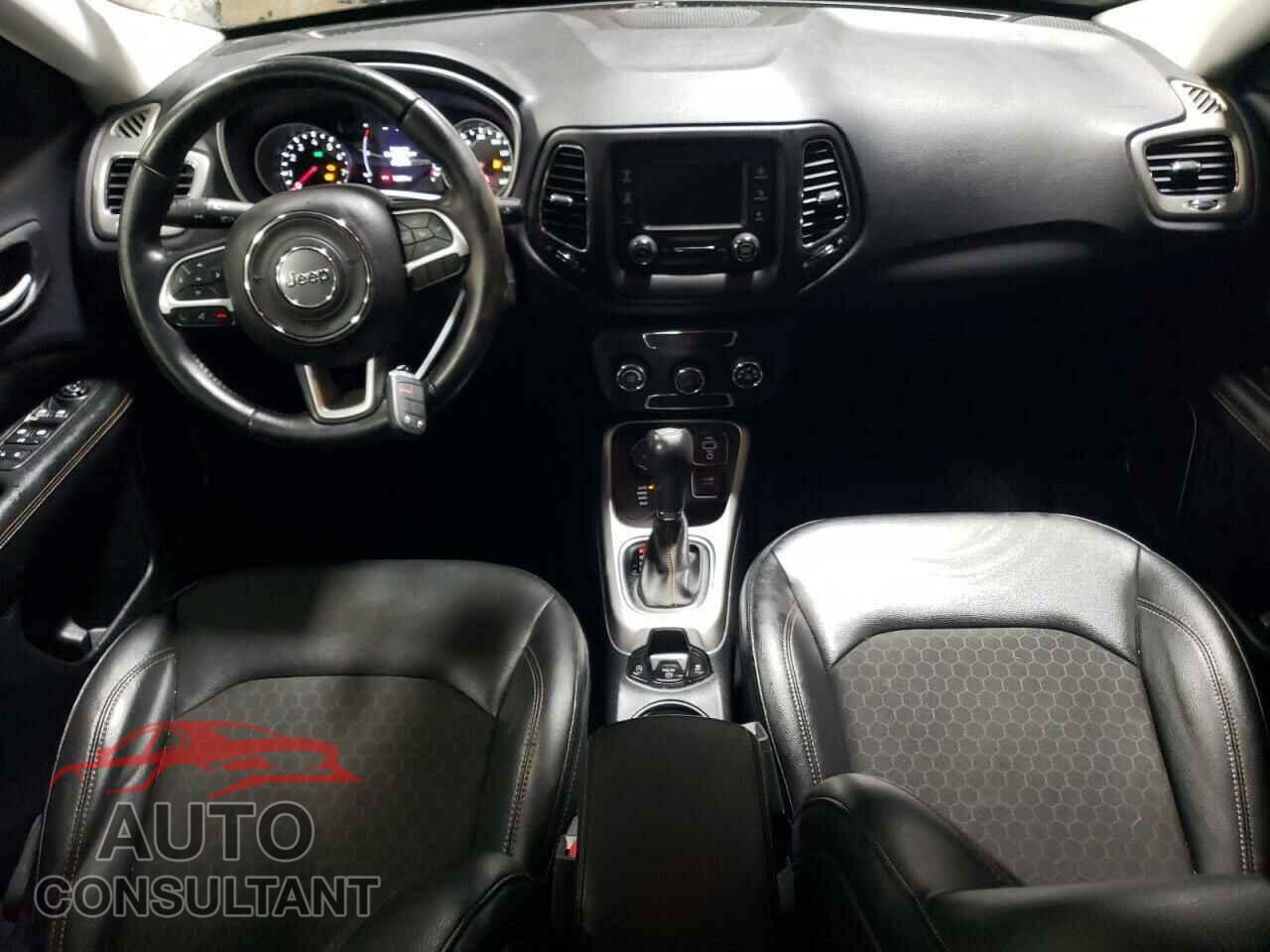 JEEP COMPASS 2018 - 3C4NJDBB7JT150040