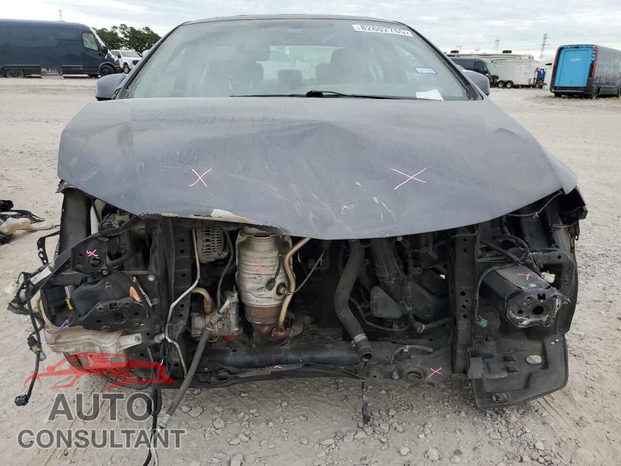 HONDA CIVIC 2012 - 2HGFB2F98CH557181