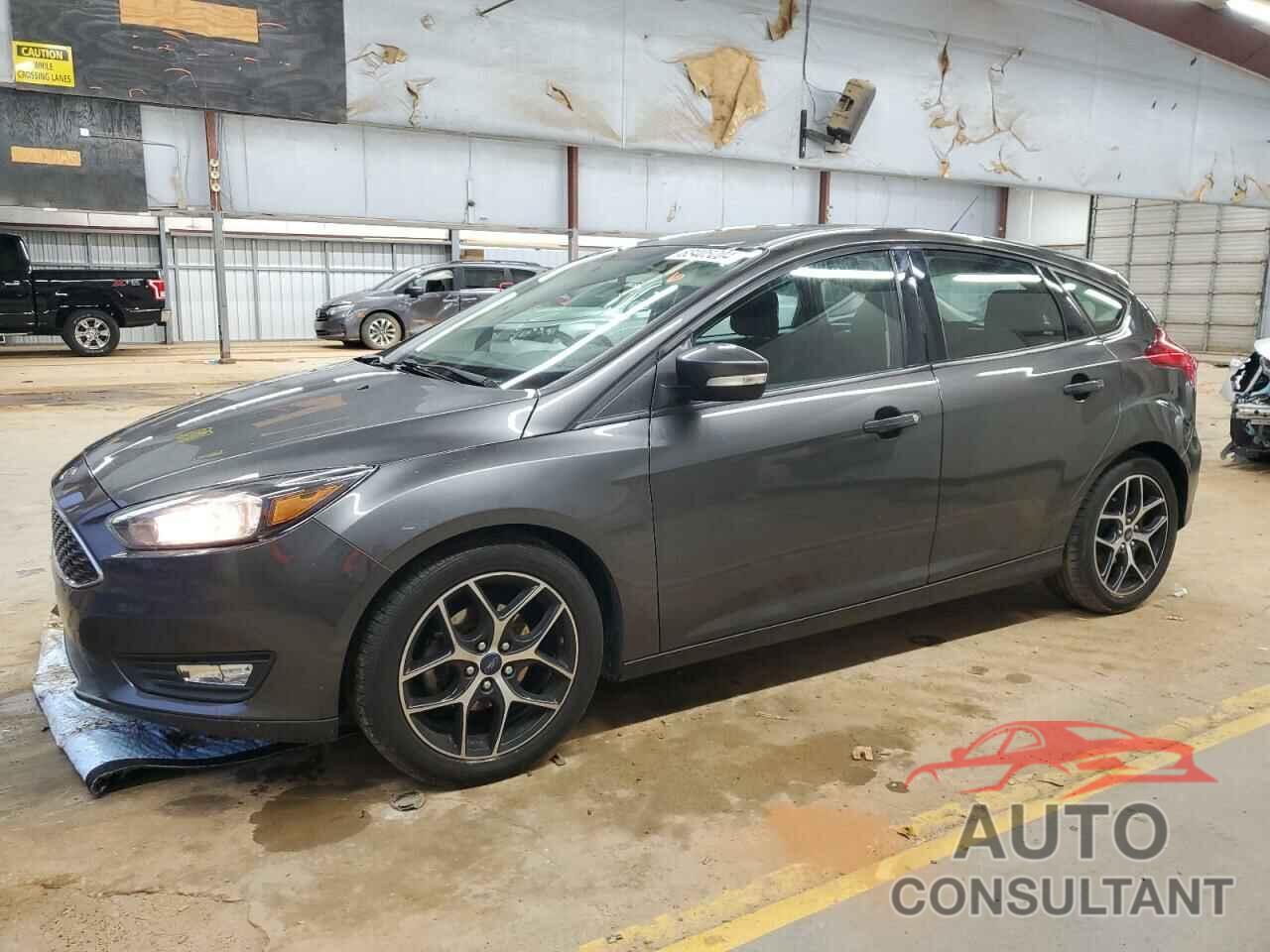 FORD FOCUS 2018 - 1FADP3M23JL261770