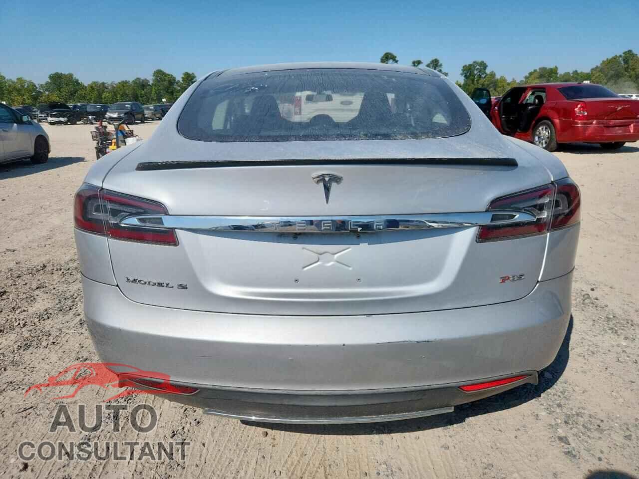 TESLA MODEL S 2013 - 5YJSA1DP0DFP06721