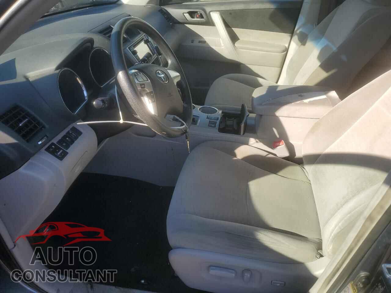 TOYOTA HIGHLANDER 2013 - 5TDBK3EH4DS248564