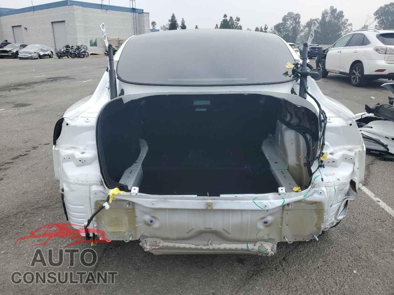 TESLA MODEL 3 2024 - 5YJ3E1EB5RF734095