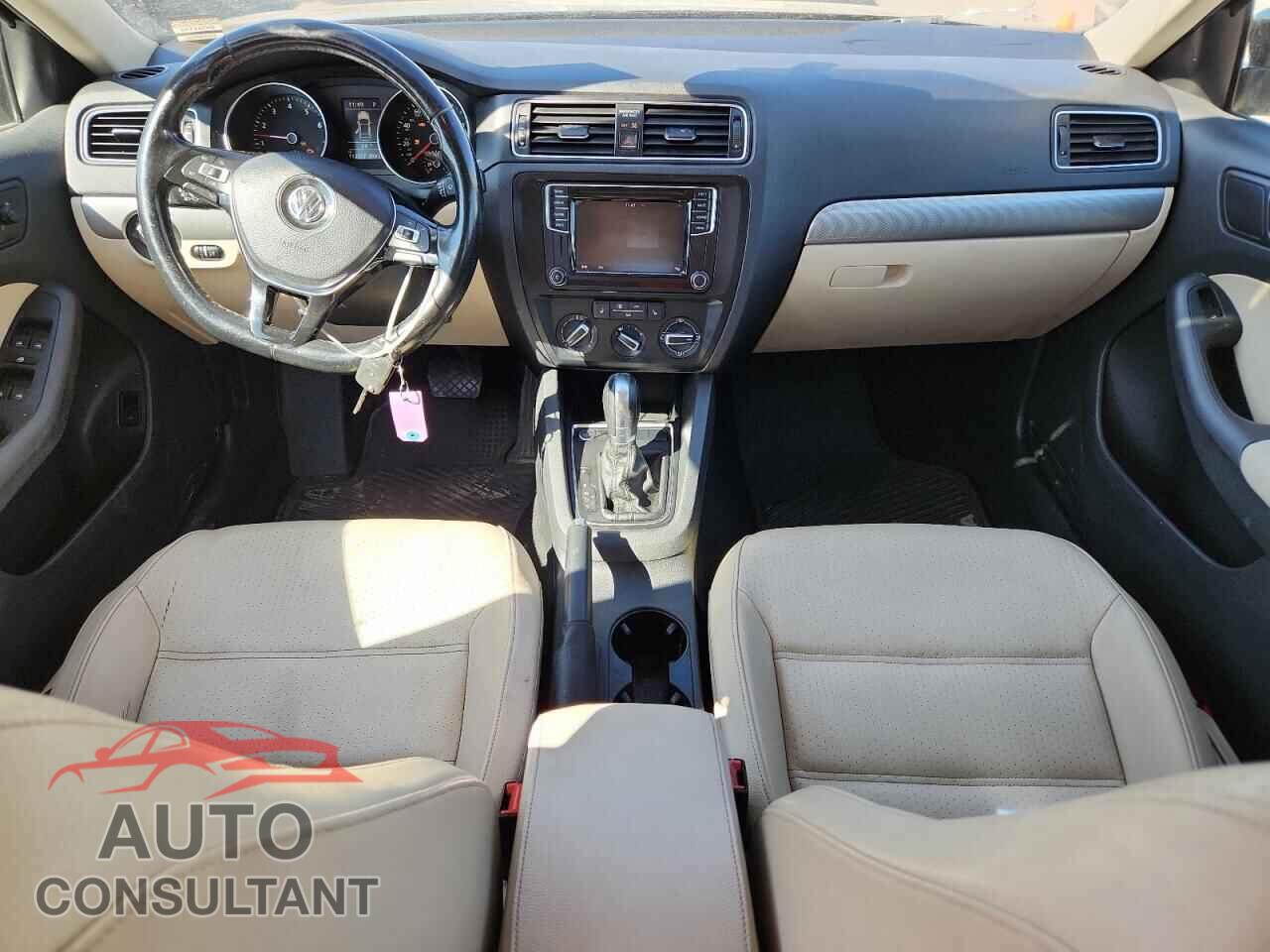 VOLKSWAGEN JETTA 2017 - 3VWDB7AJ7HM341073