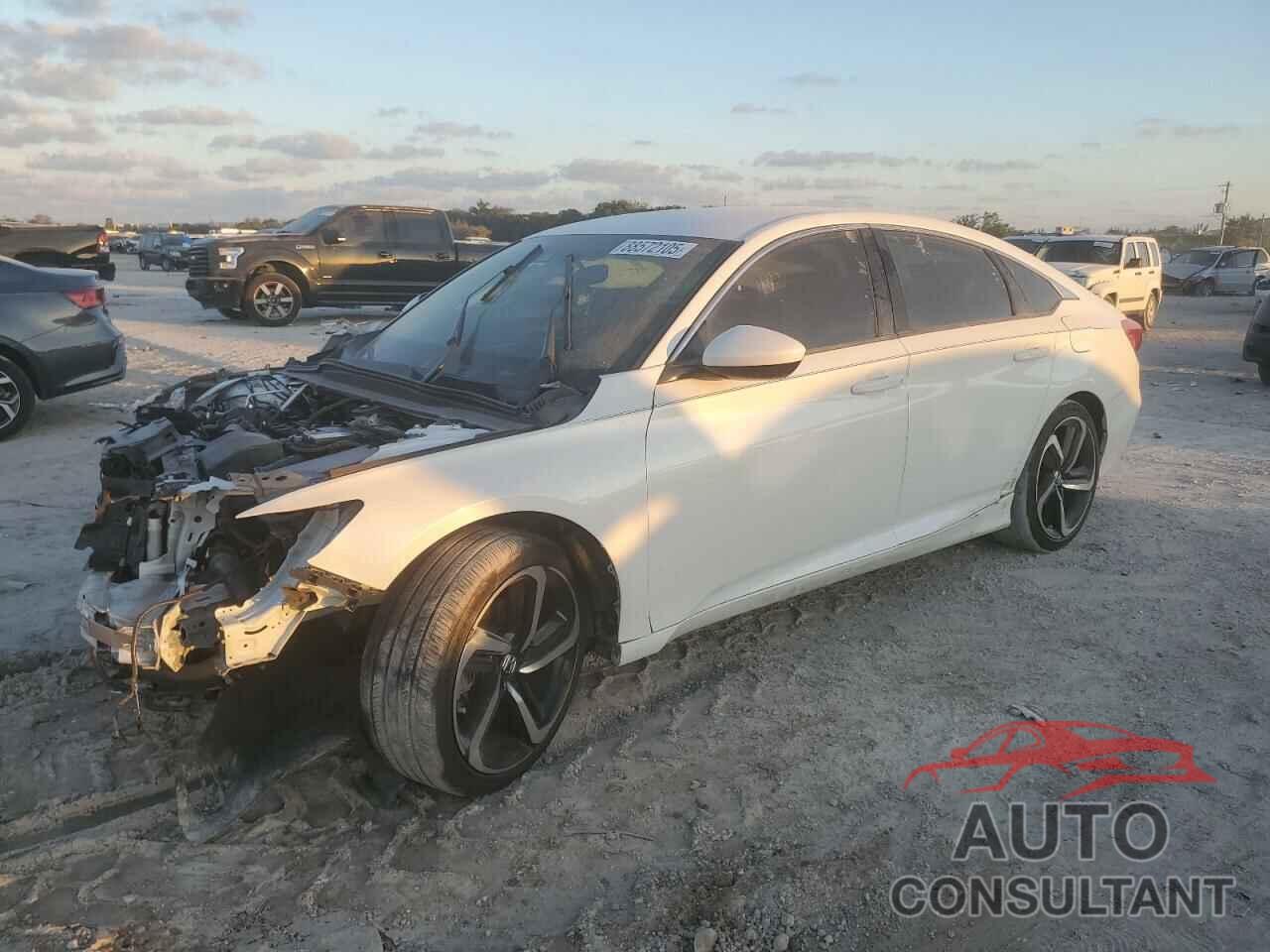 HONDA ACCORD 2018 - 1HGCV1F33JA186524