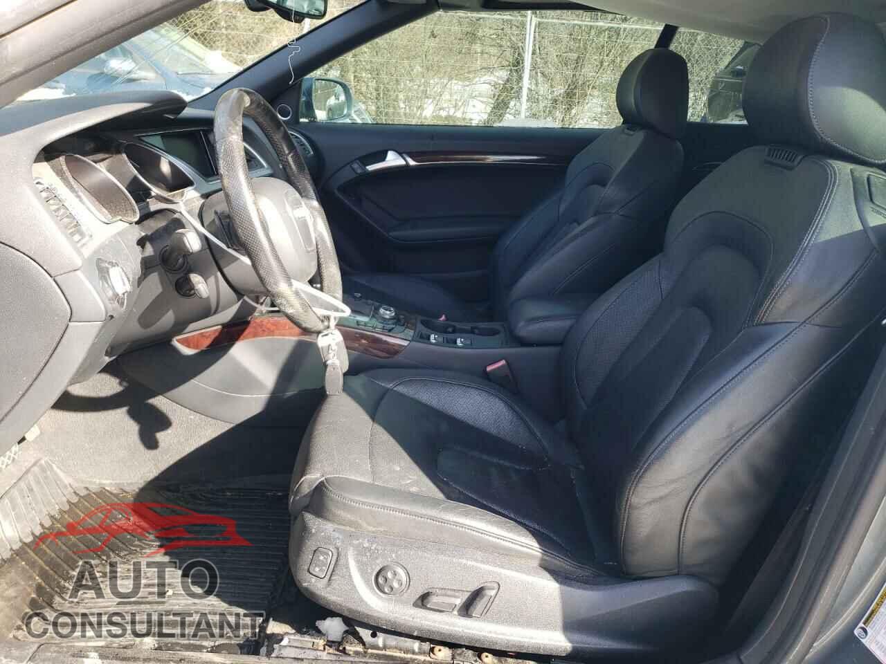 AUDI A5 2012 - WAULFAFH7CN000581