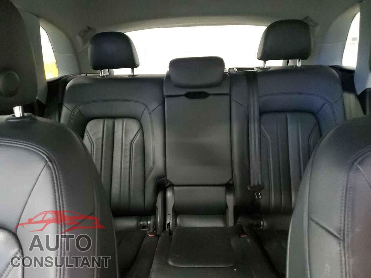AUDI Q5 2018 - WA1ANAFY3J2024947