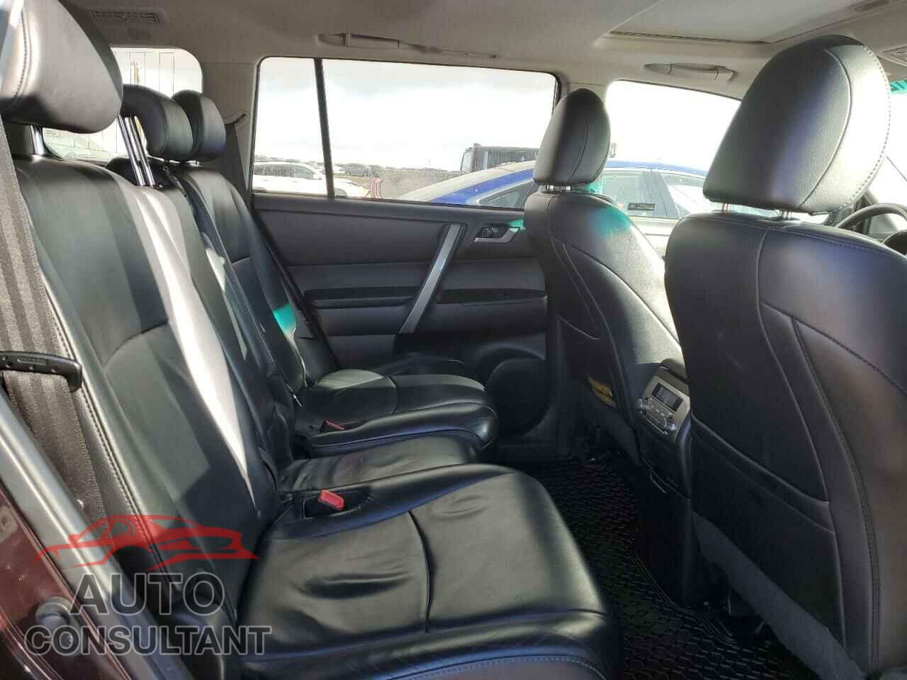 TOYOTA HIGHLANDER 2013 - 5TDBK3EH8DS215180