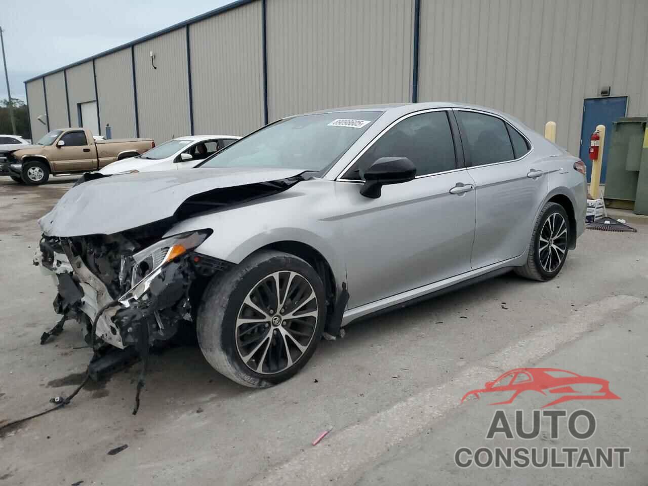 TOYOTA CAMRY 2018 - 4T1B11HK3JU127560