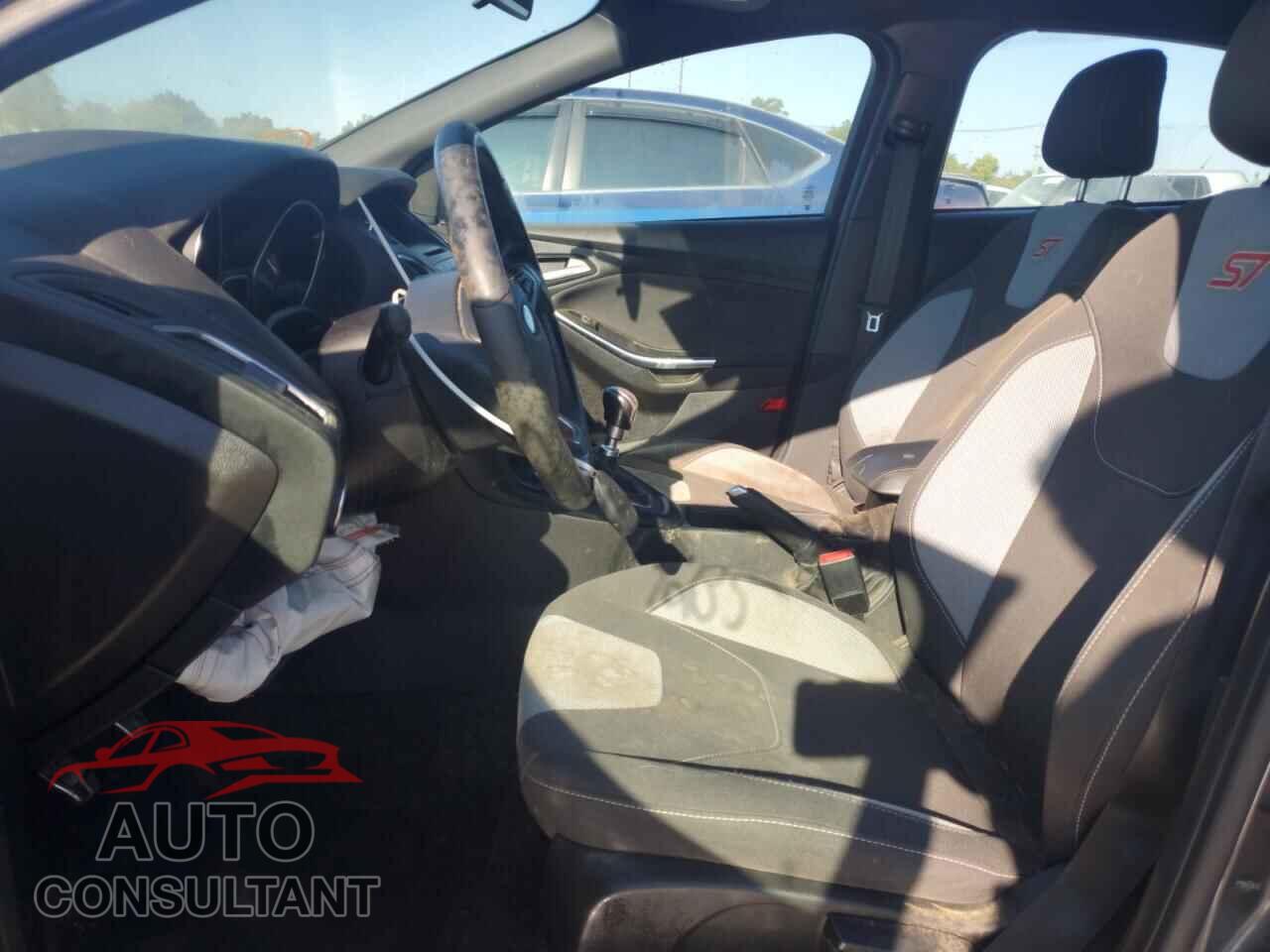 FORD FOCUS 2017 - 1FADP3L97HL348838