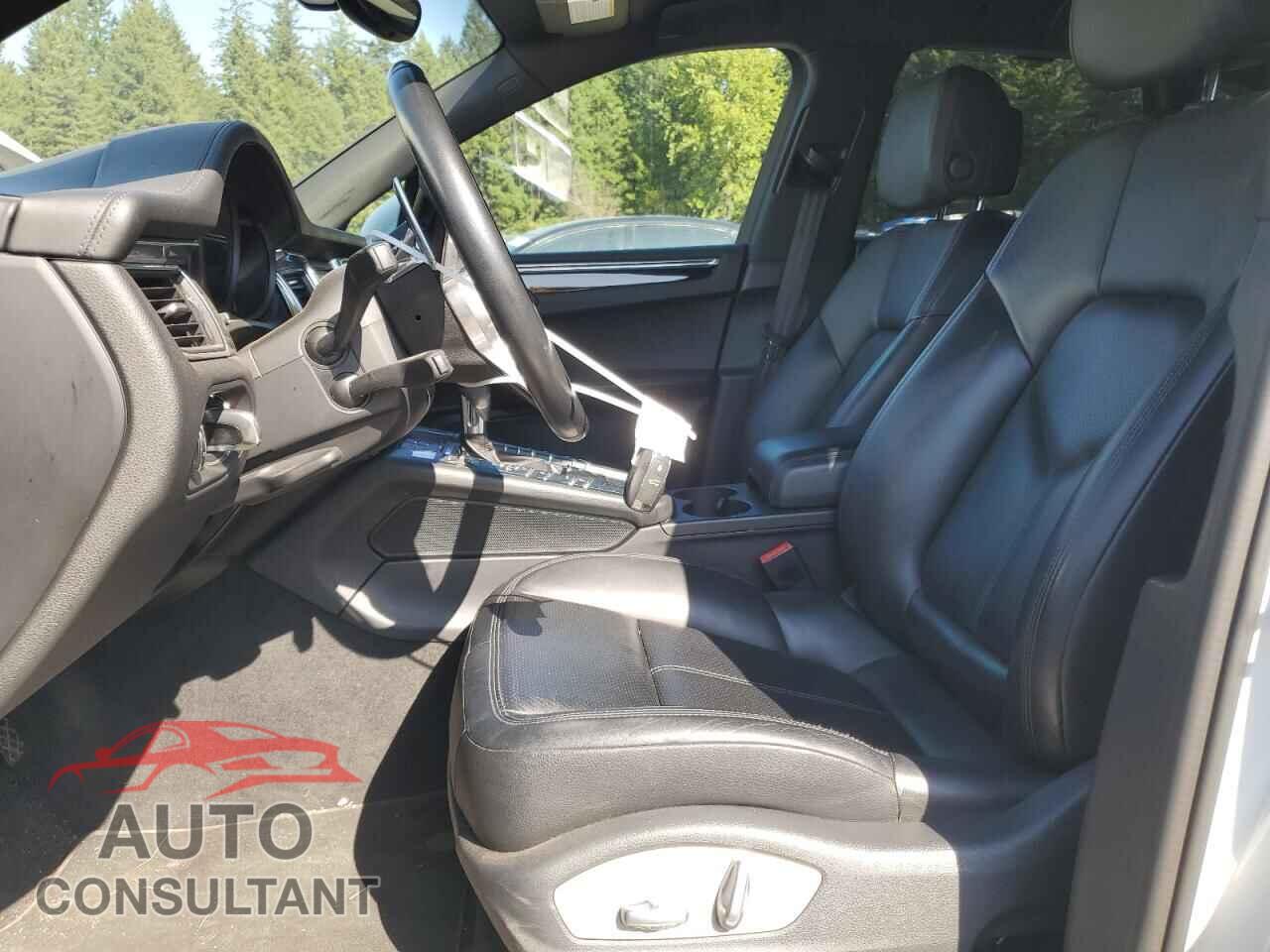PORSCHE MACAN 2016 - WP1AB2A55GLB45272