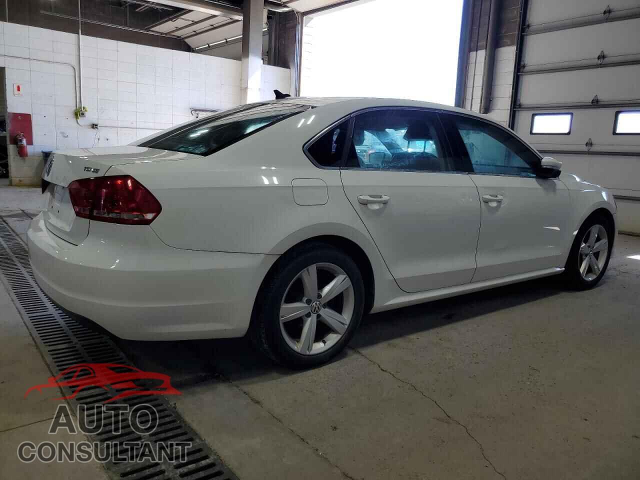 VOLKSWAGEN PASSAT 2015 - 1VWBT7A32FC016223