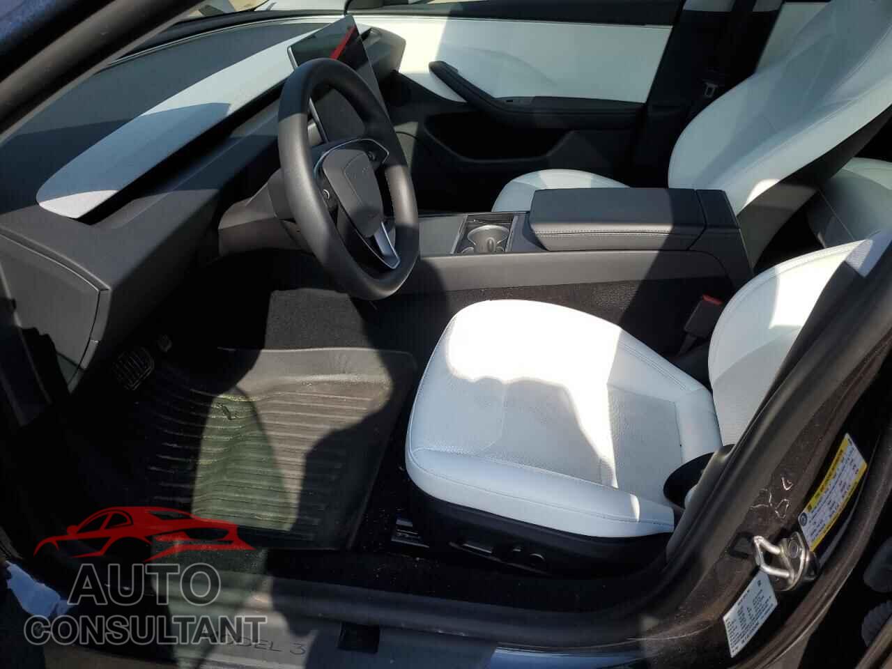 TESLA MODEL 3 2024 - 5YJ3E1EB7RF843965