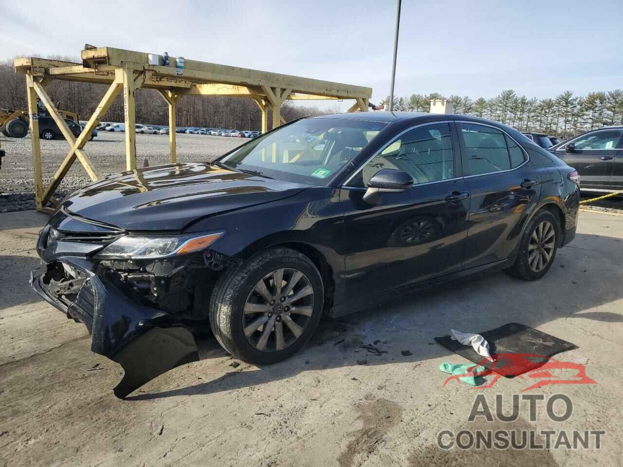 TOYOTA CAMRY 2018 - 4T1B11HK1JU672558