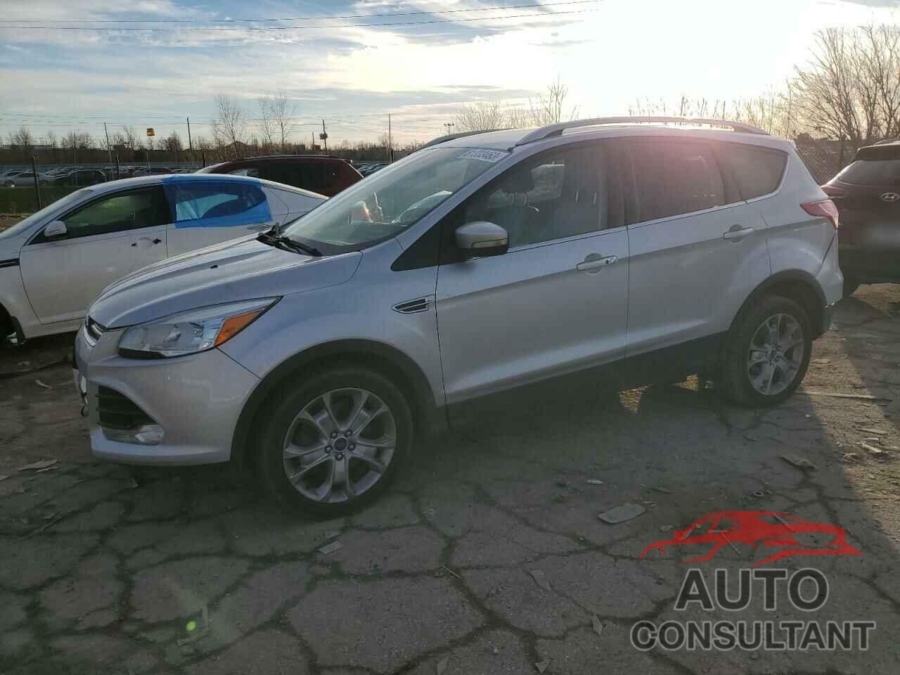 FORD ESCAPE 2015 - 1FMCU9J9XFUC67372