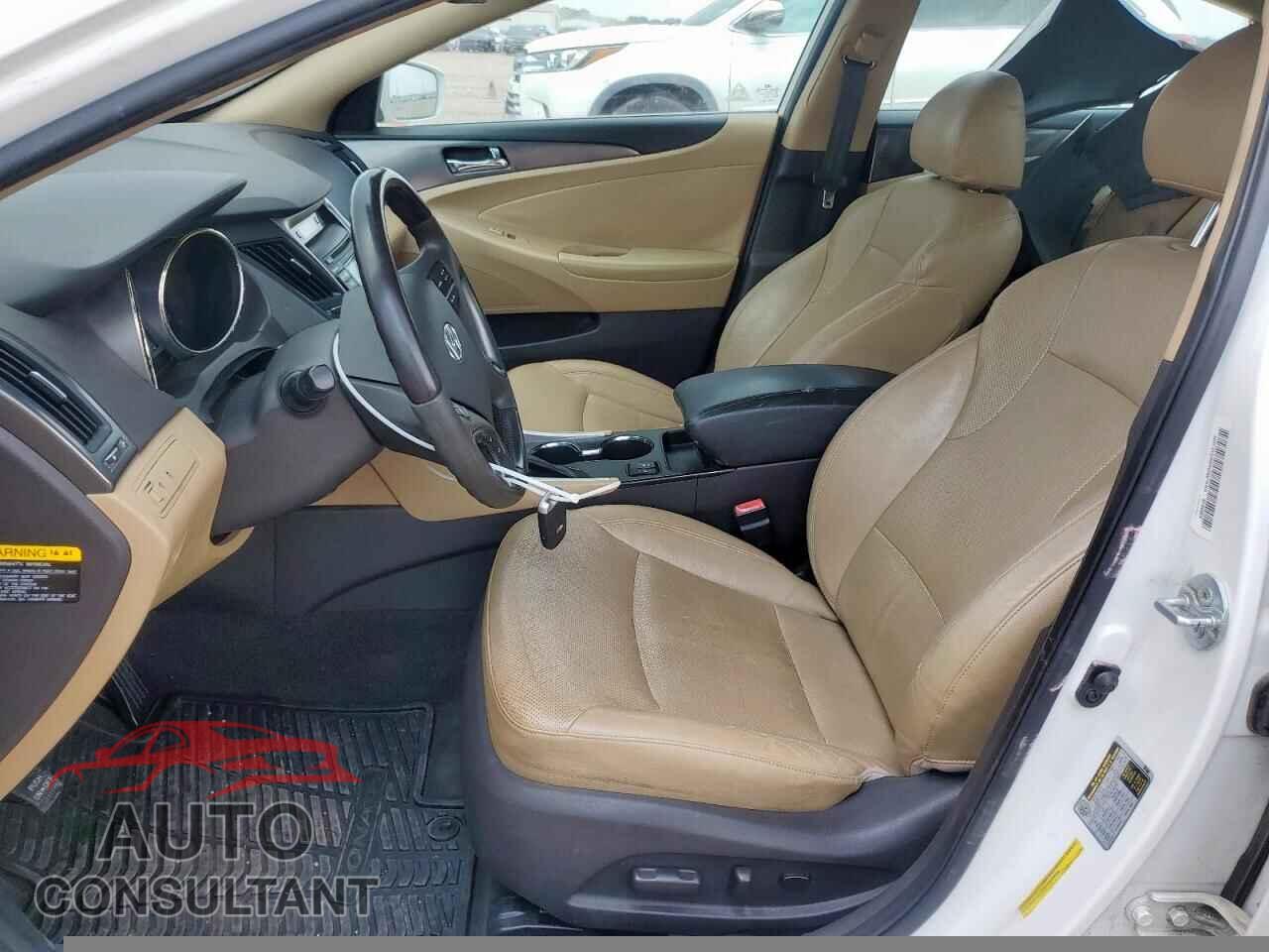 HYUNDAI SONATA 2012 - KMHEC4A43CA022199
