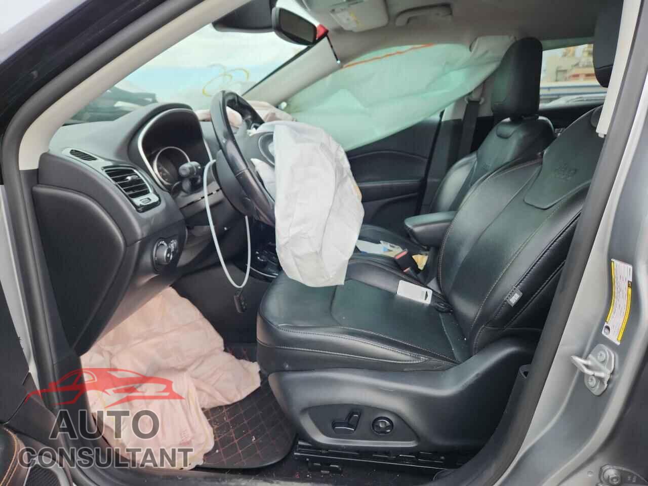 JEEP COMPASS 2020 - 3C4NJDCB0LT244682
