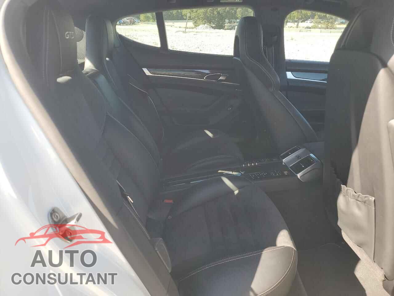 PORSCHE PANAMERA 2016 - WP0AF2A72GL080825