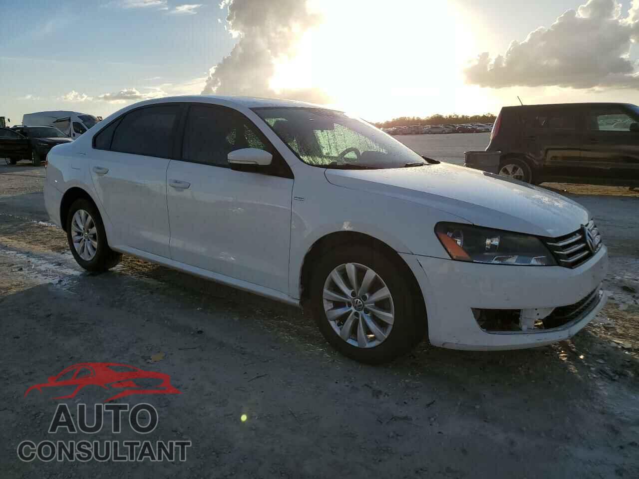 VOLKSWAGEN PASSAT 2015 - 1VWAT7A39FC082196