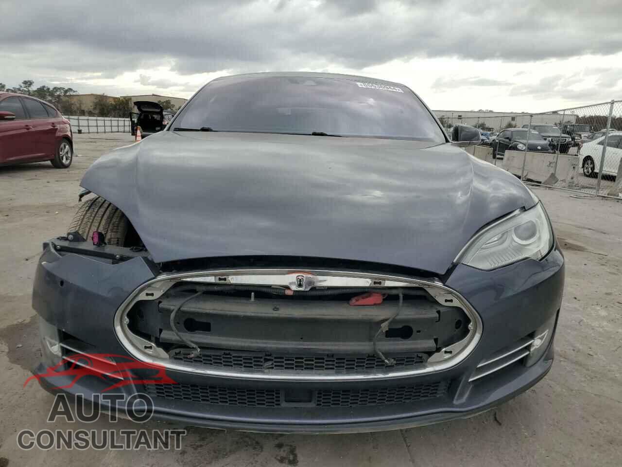 TESLA MODEL S 2015 - 5YJSA1E26FF105240