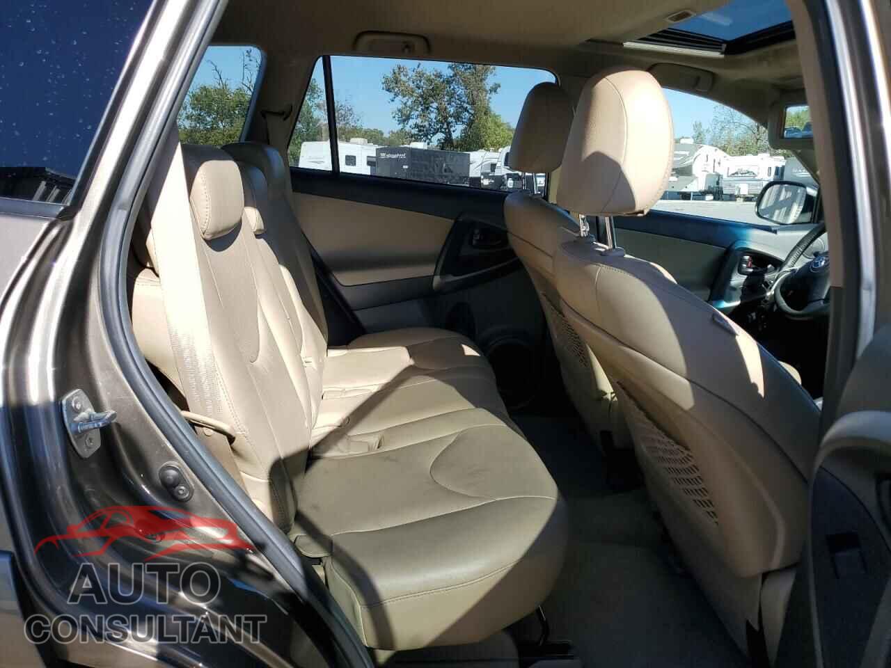 TOYOTA RAV4 2011 - 2T3DF4DV7BW094261