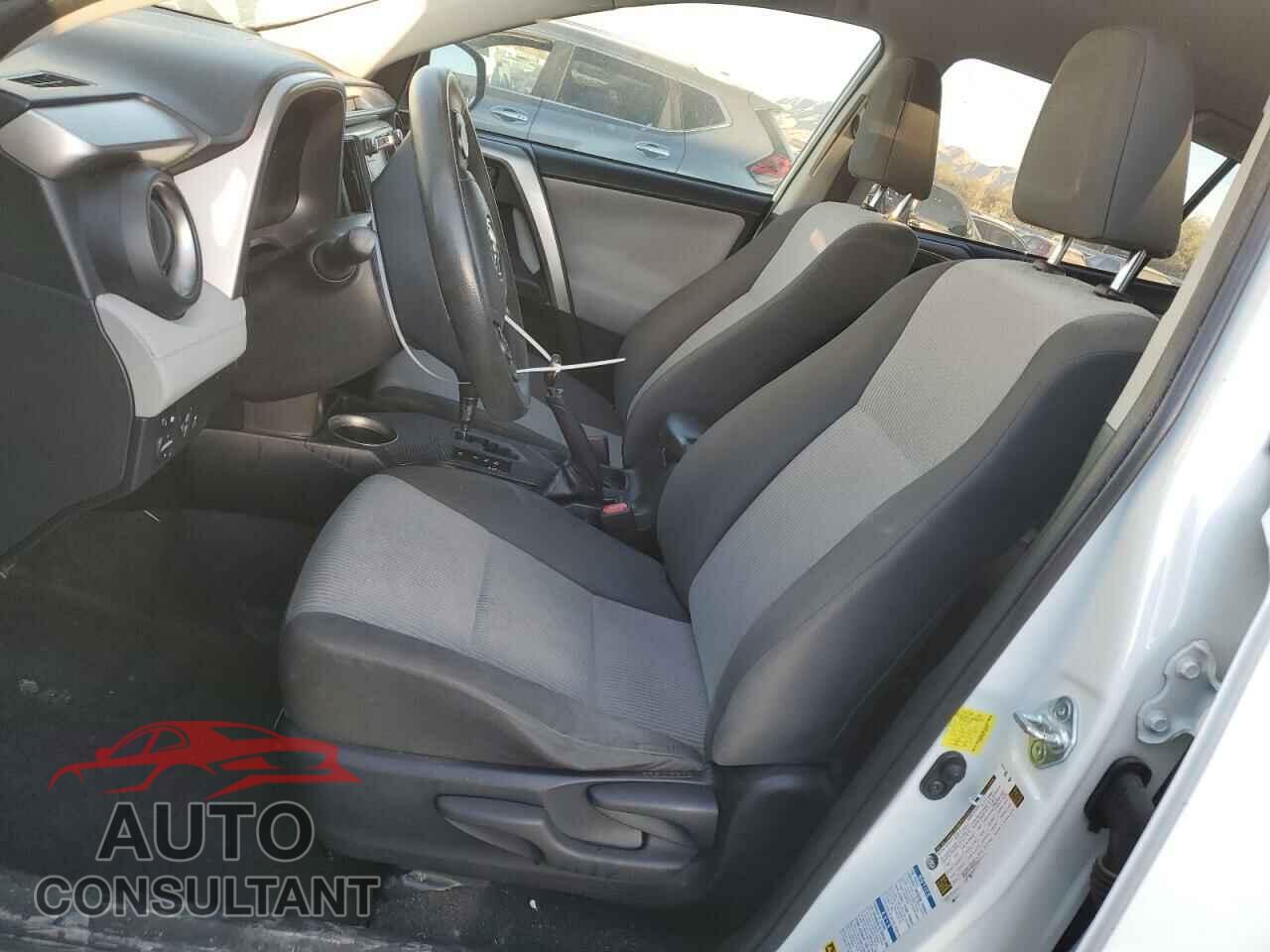 TOYOTA RAV4 2015 - JTMBFREV3FJ026837